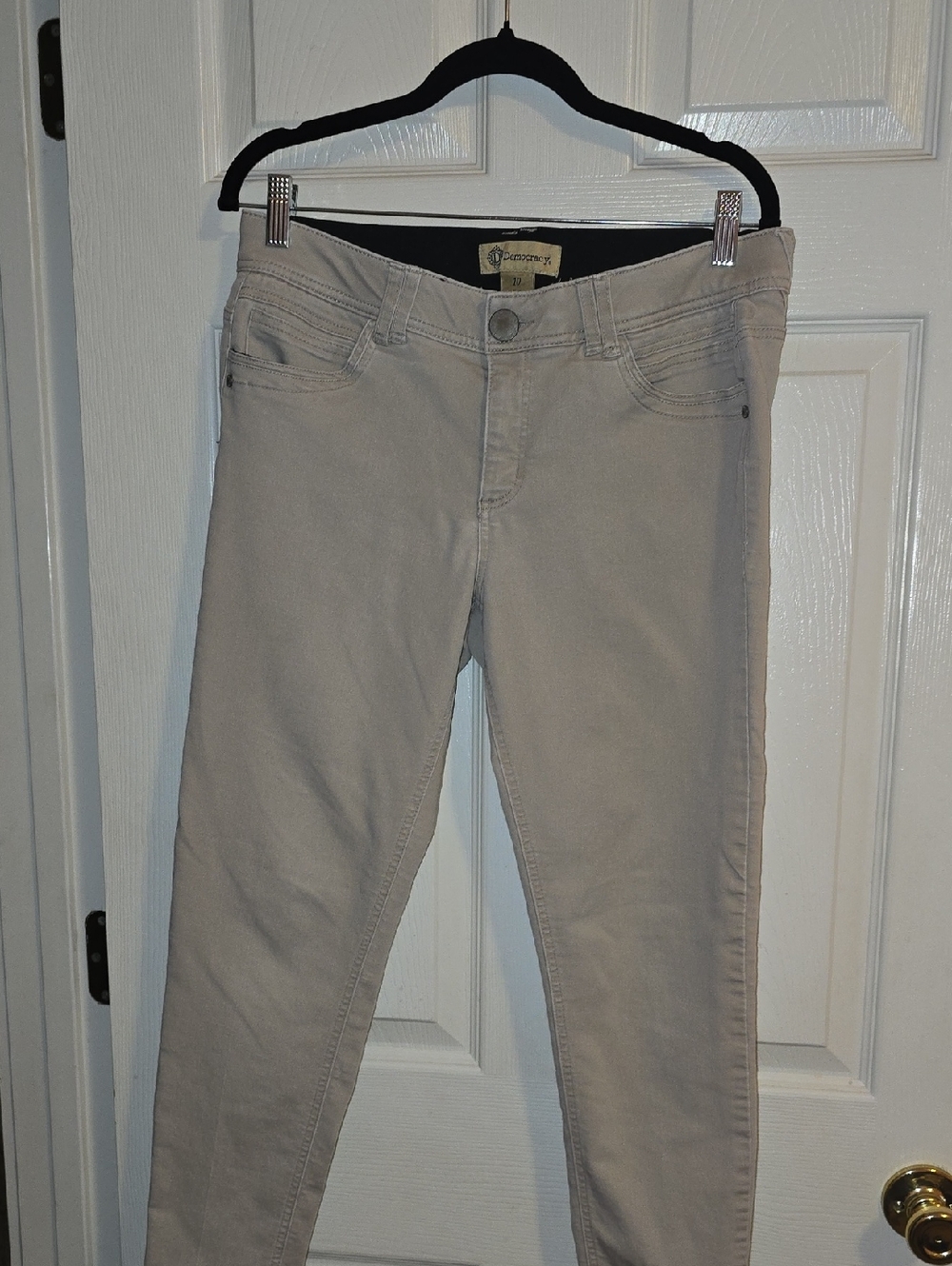 Democracy Beige Skinny Jeans — Neutral Slim Fit‎